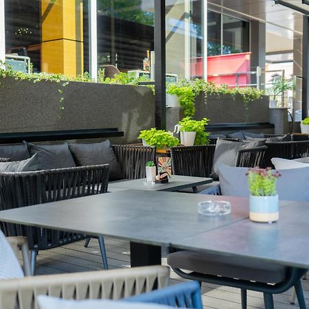 Hotel Vojvodina ซเรนยานิน ภายนอก รูปภาพ