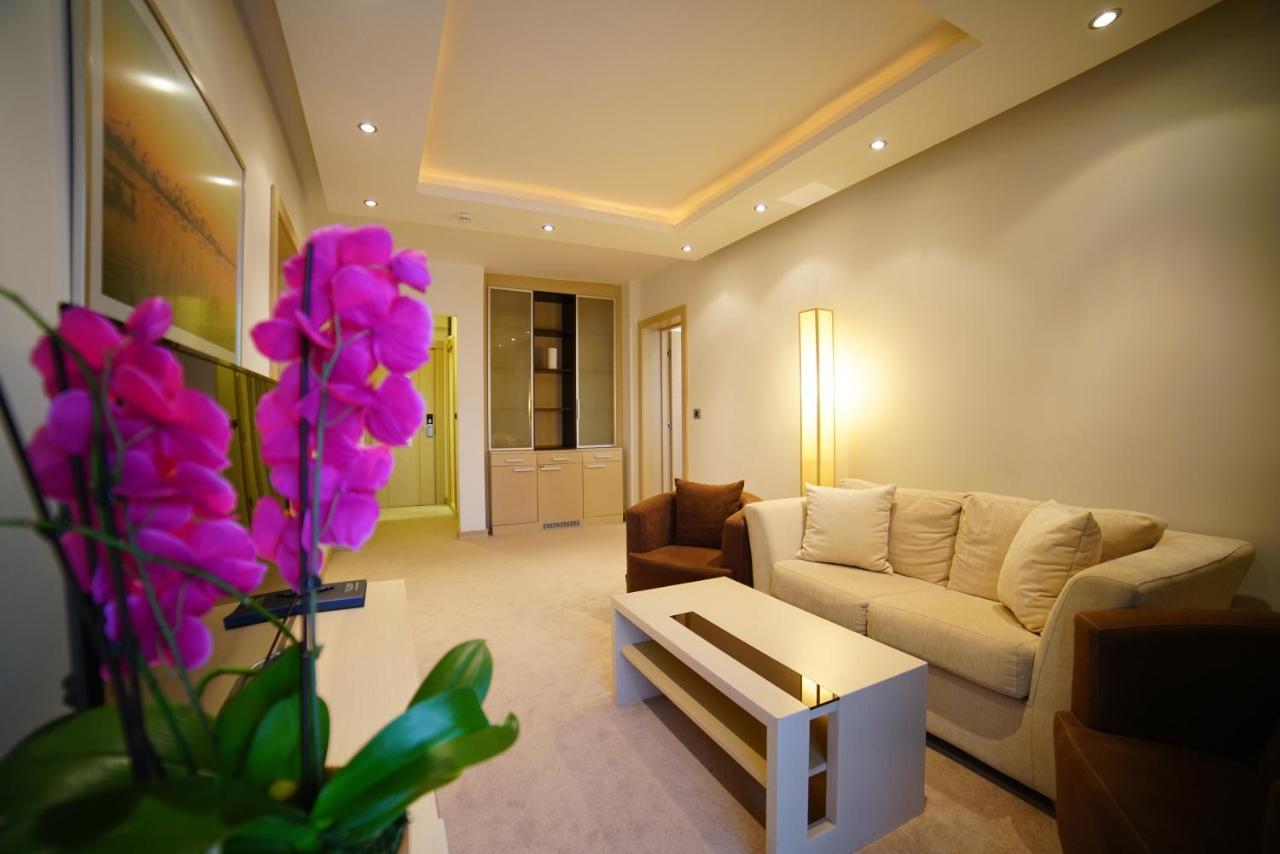 Hotel Vojvodina ซเรนยานิน ภายนอก รูปภาพ