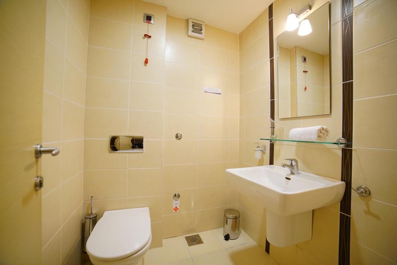 Hotel Vojvodina ซเรนยานิน ภายนอก รูปภาพ