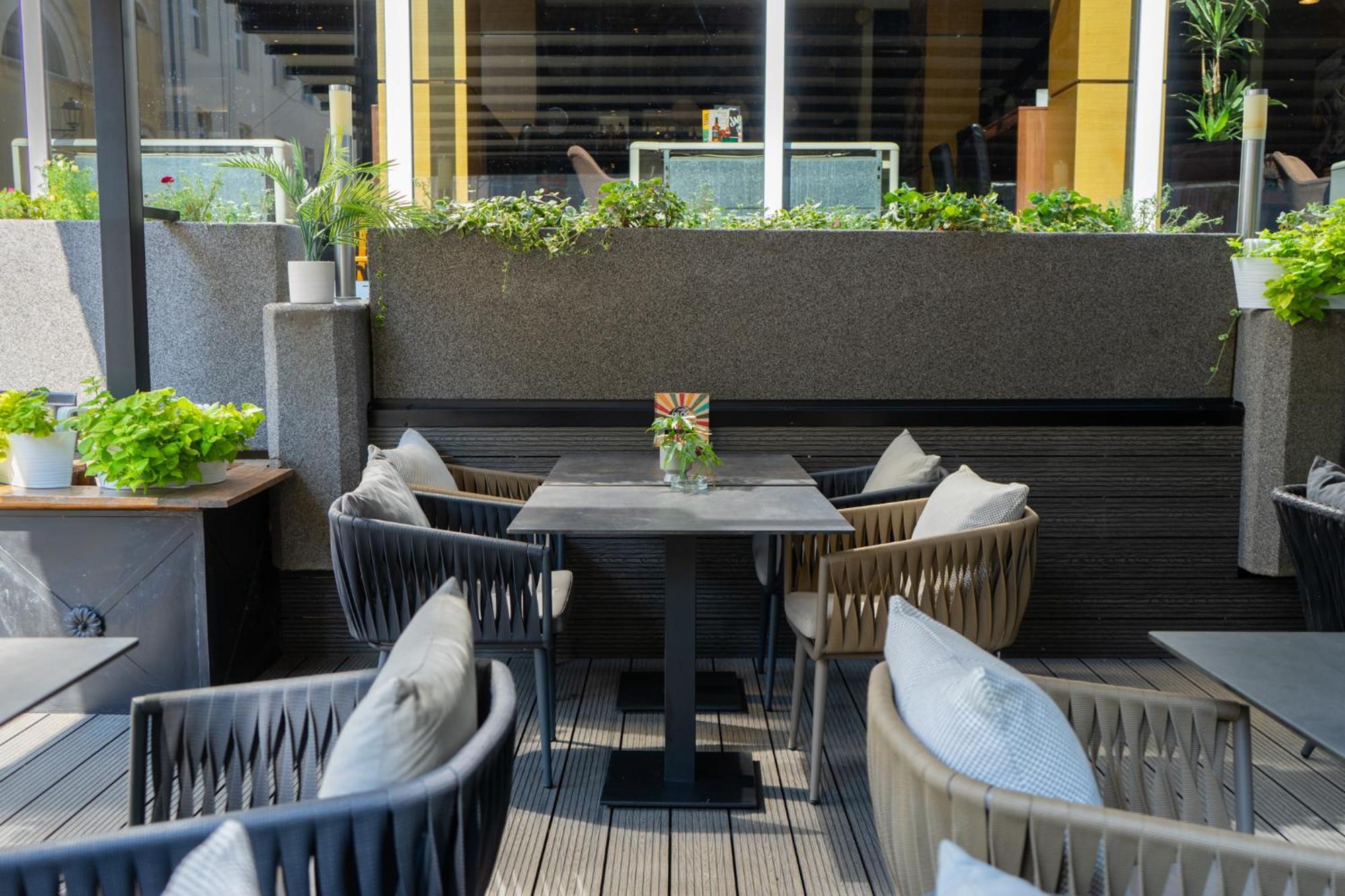 Hotel Vojvodina ซเรนยานิน ภายนอก รูปภาพ