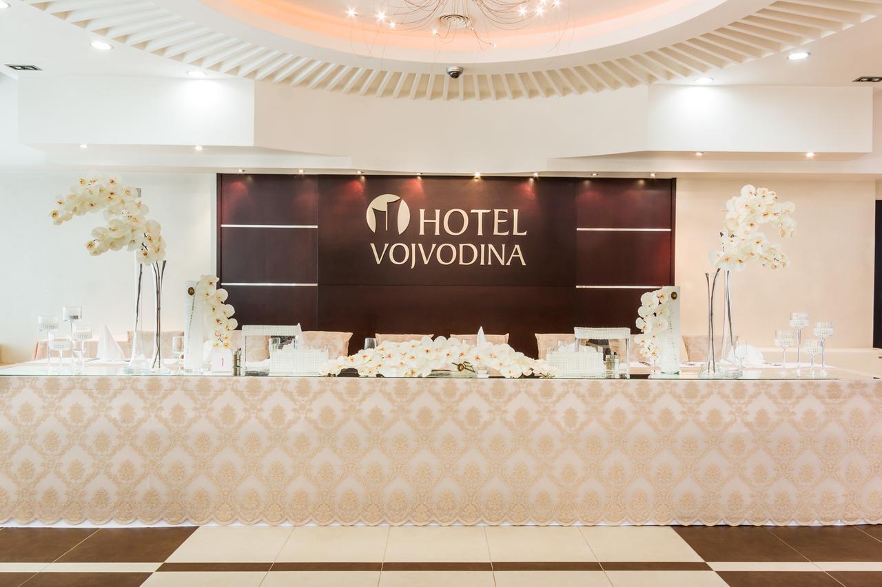 Hotel Vojvodina ซเรนยานิน ภายนอก รูปภาพ