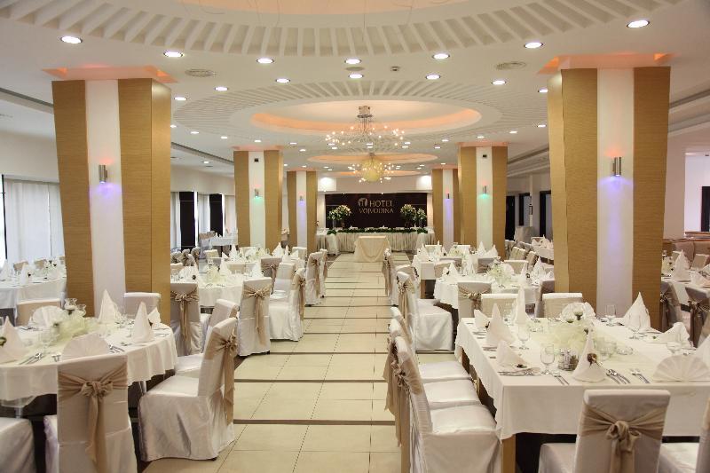 Hotel Vojvodina ซเรนยานิน ภายนอก รูปภาพ