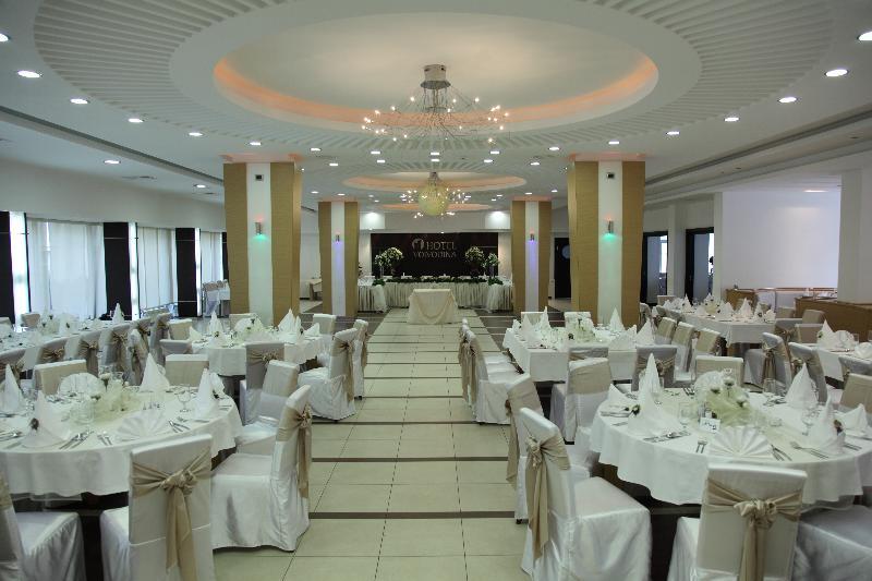 Hotel Vojvodina ซเรนยานิน ภายนอก รูปภาพ