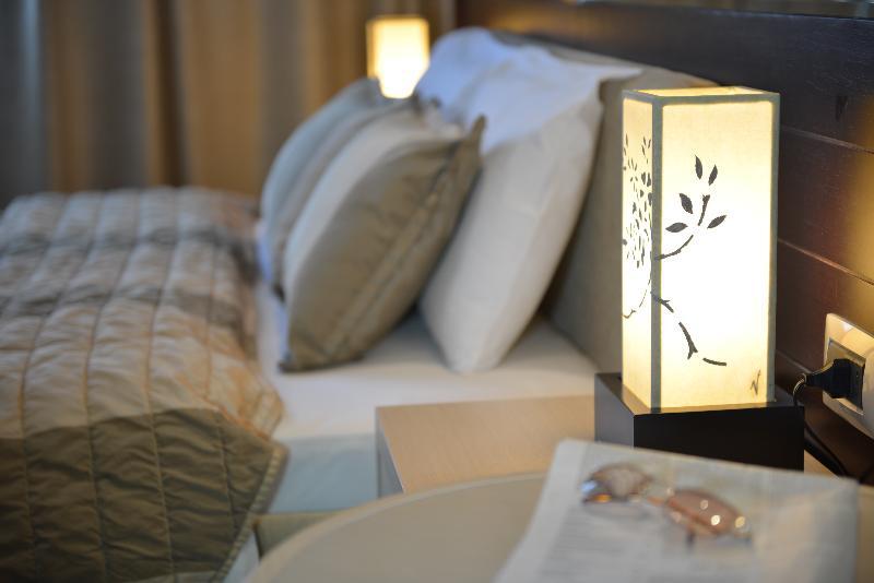 Hotel Vojvodina ซเรนยานิน ภายนอก รูปภาพ
