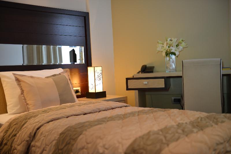 Hotel Vojvodina ซเรนยานิน ภายนอก รูปภาพ