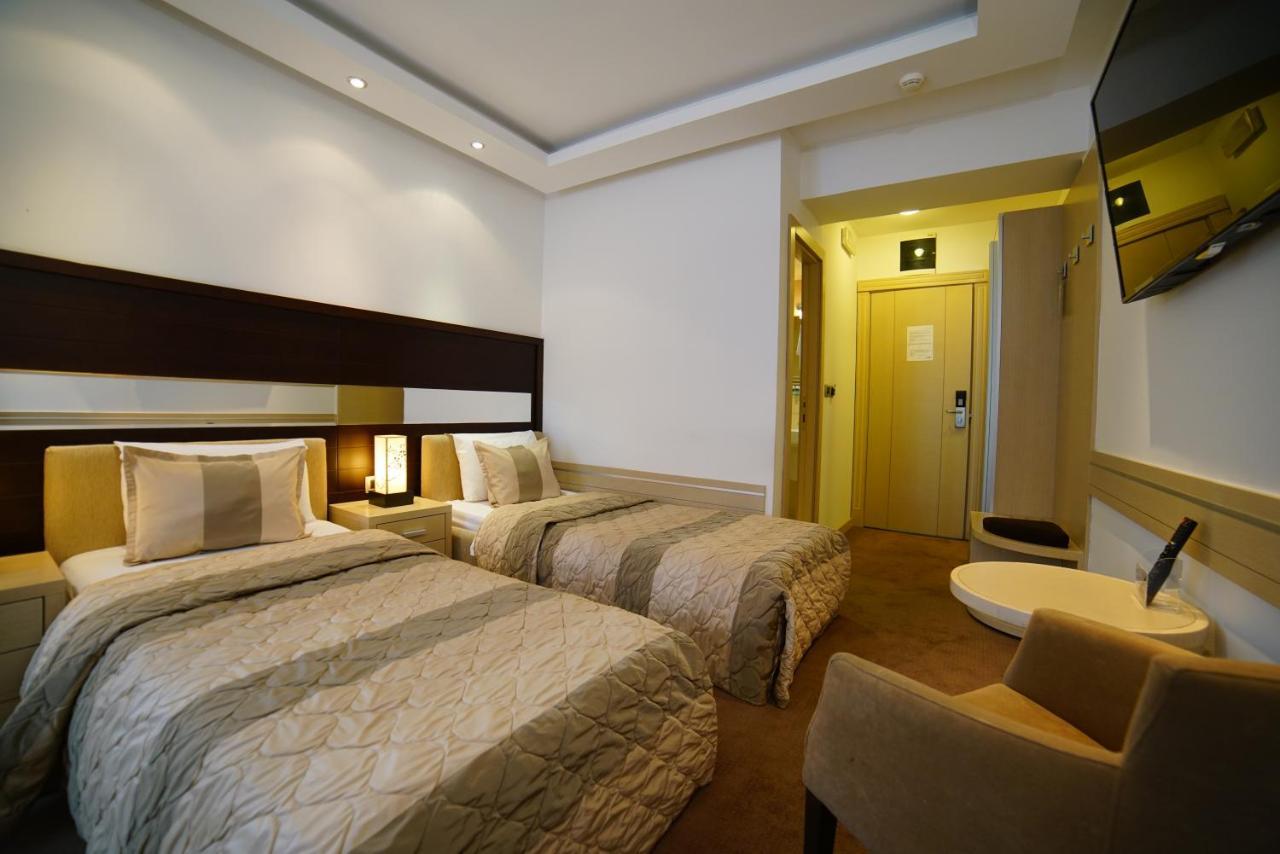 Hotel Vojvodina ซเรนยานิน ภายนอก รูปภาพ