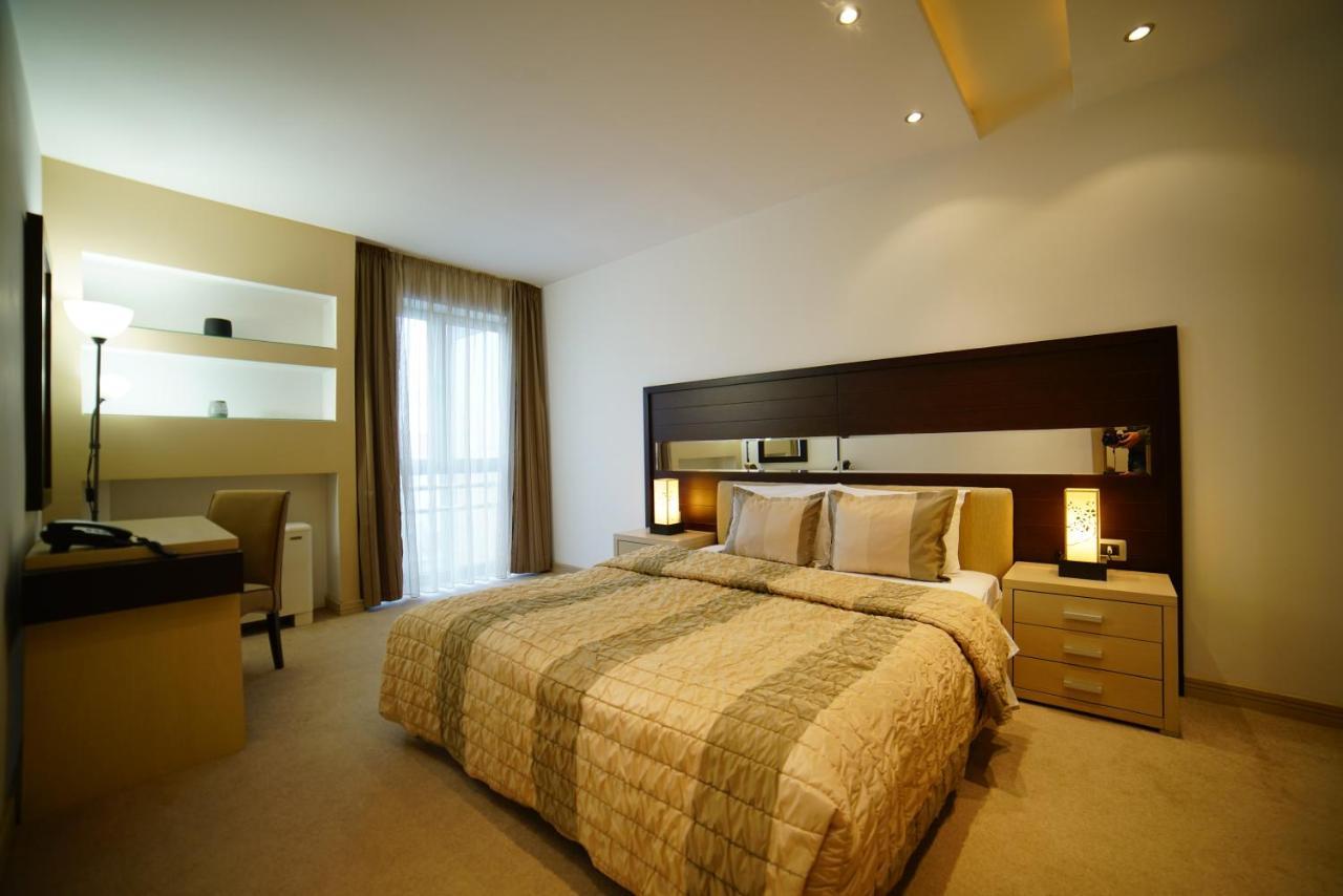 Hotel Vojvodina ซเรนยานิน ภายนอก รูปภาพ